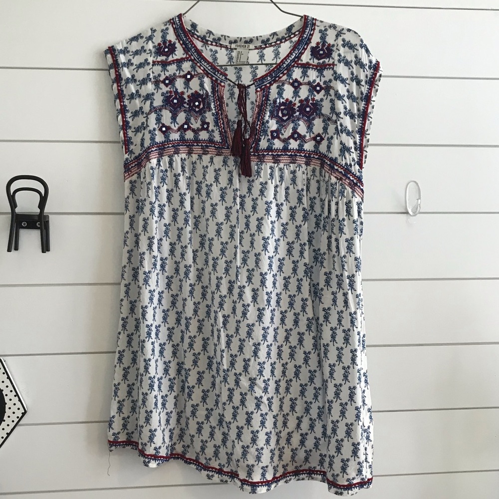 Forever 21 women’s top size small